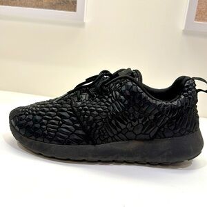 LIMITED EDITION: Black Nike Women’s Sneakers